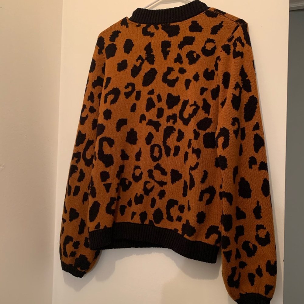 Who What Wear Size M Leopard Sweater